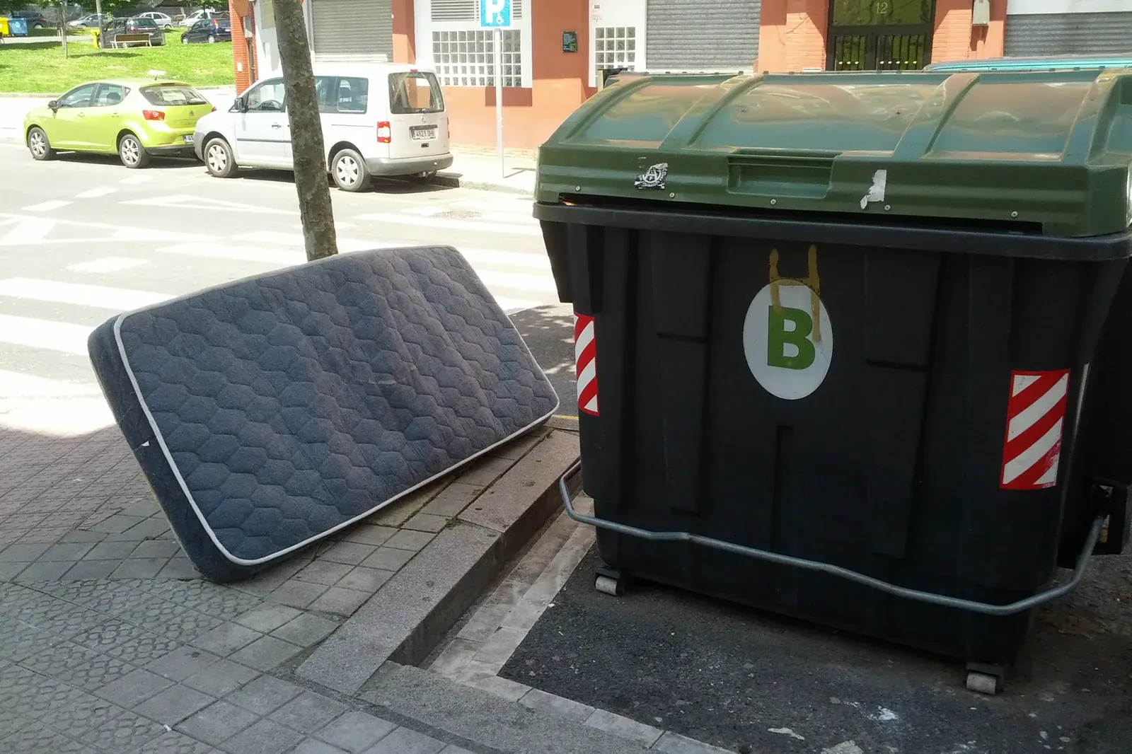 Mattress and Box Spring Removal in Chicopee, MA